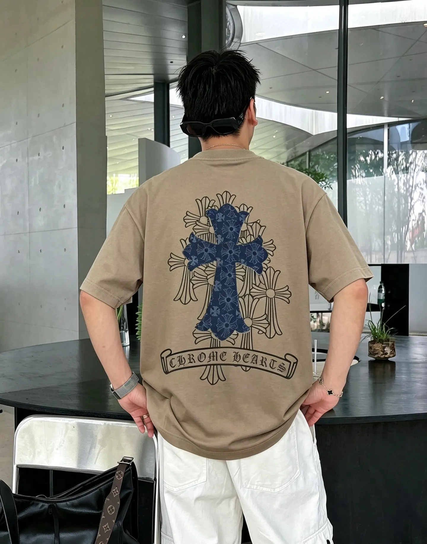 ch～ 《 》 tee ， Same Style ， : Black White Coffee Brown Size：S（90-130 ） M（125-150 ） L（135-165 ） XL（160-190 ） XXL（185 ）